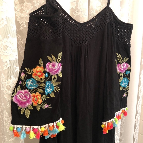 🎉Host Pick🎉 UMGEE * NWOT Dia De Los Muertos Day of Dead Embroidered Pom Dress - Picture 4 of 12